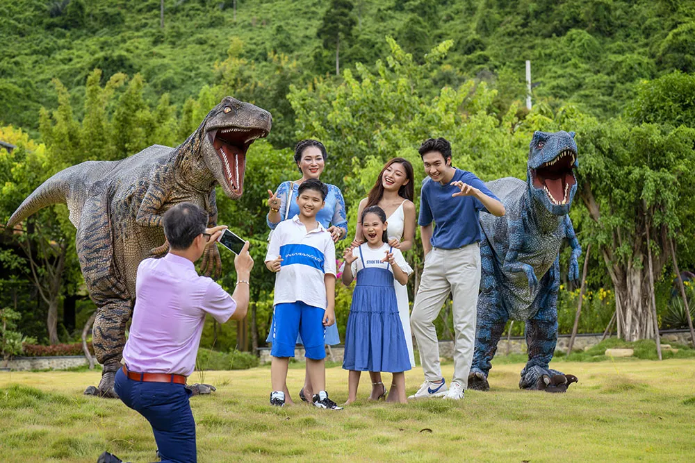 cong-vien-khung-long-tai-hot-spring-park.jpg