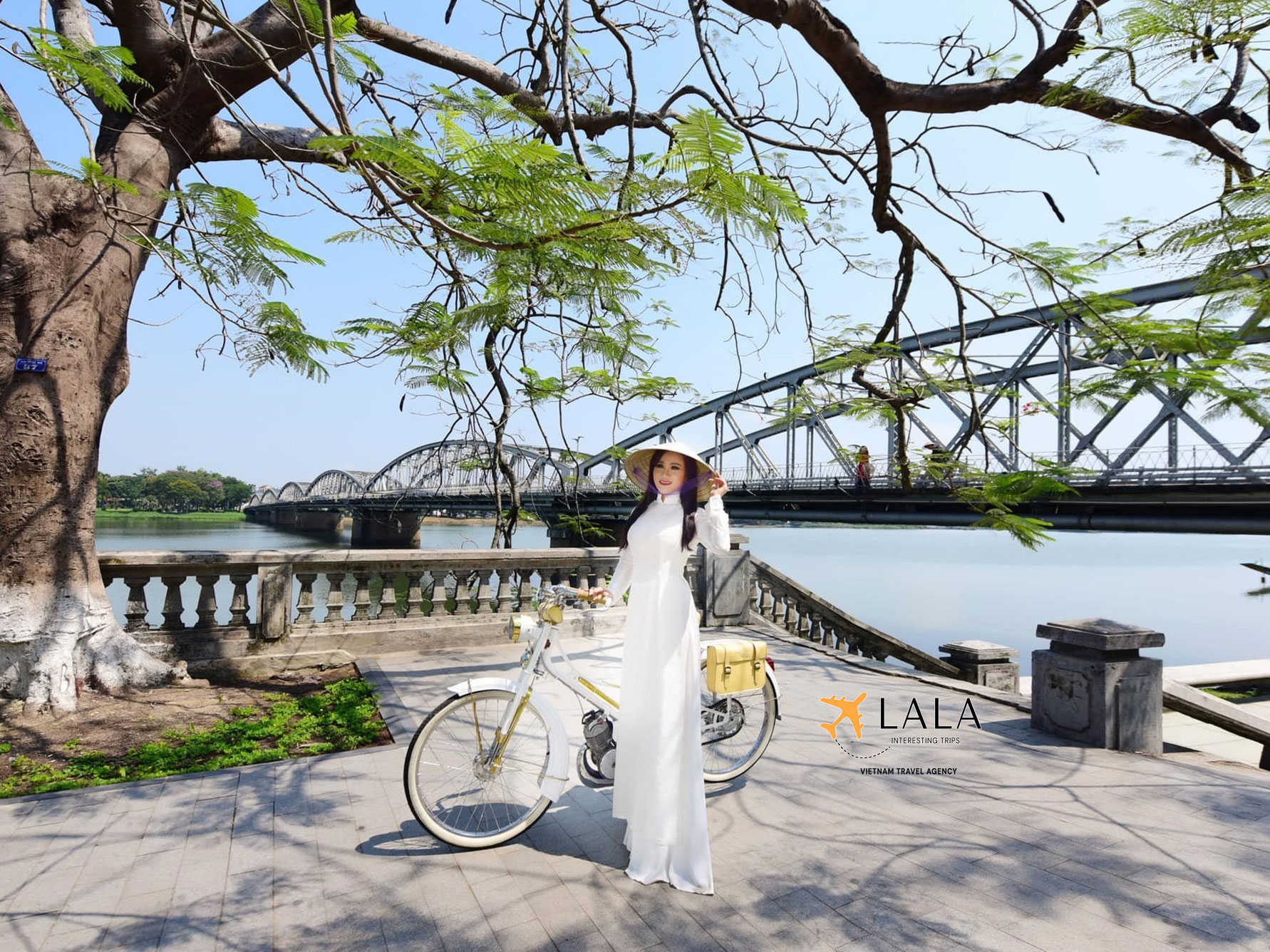 0025464_thue-ao-dai-kinh-do-hue