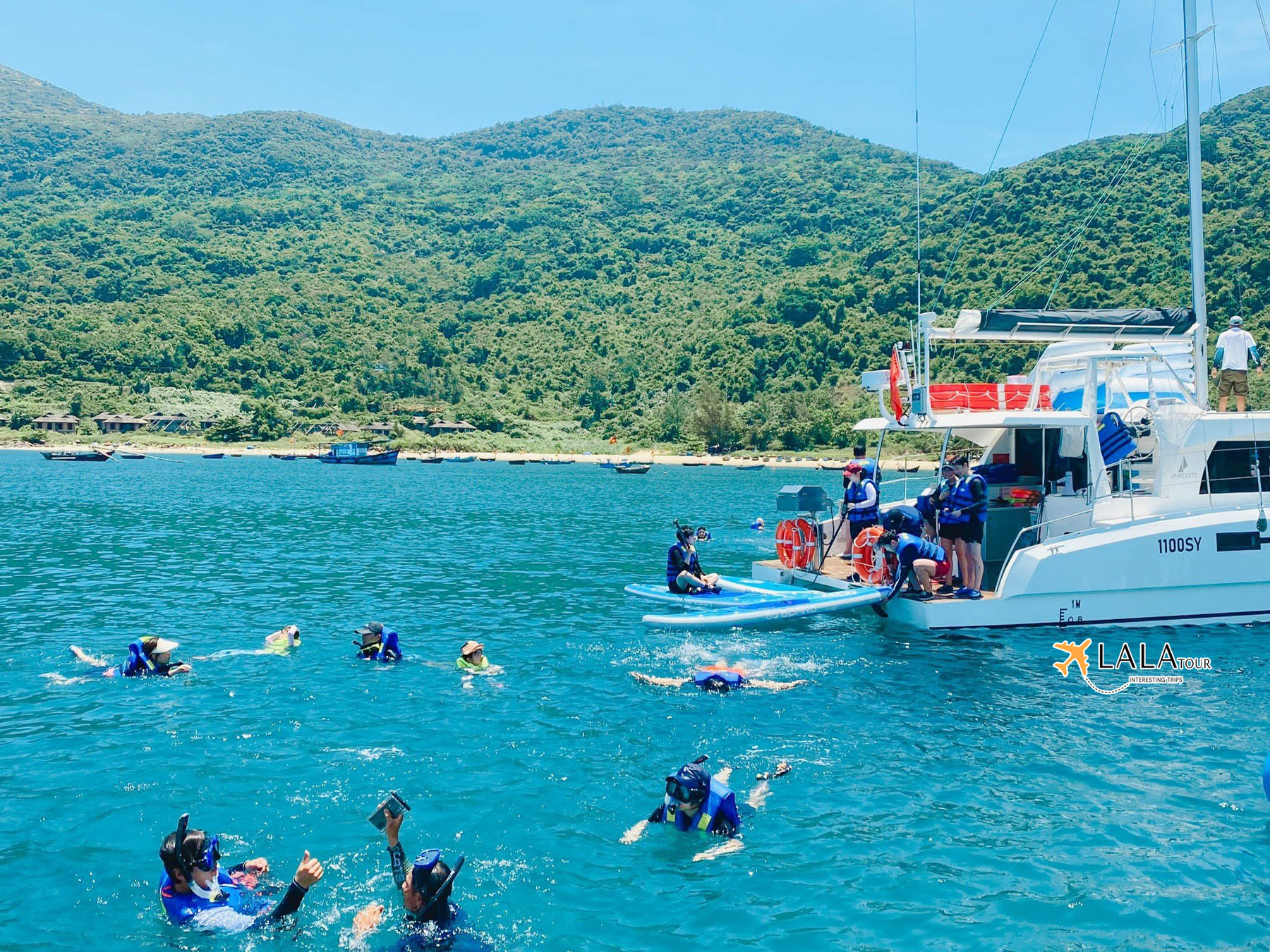 Da Nang Private yacht tour - Aphrodite yacht