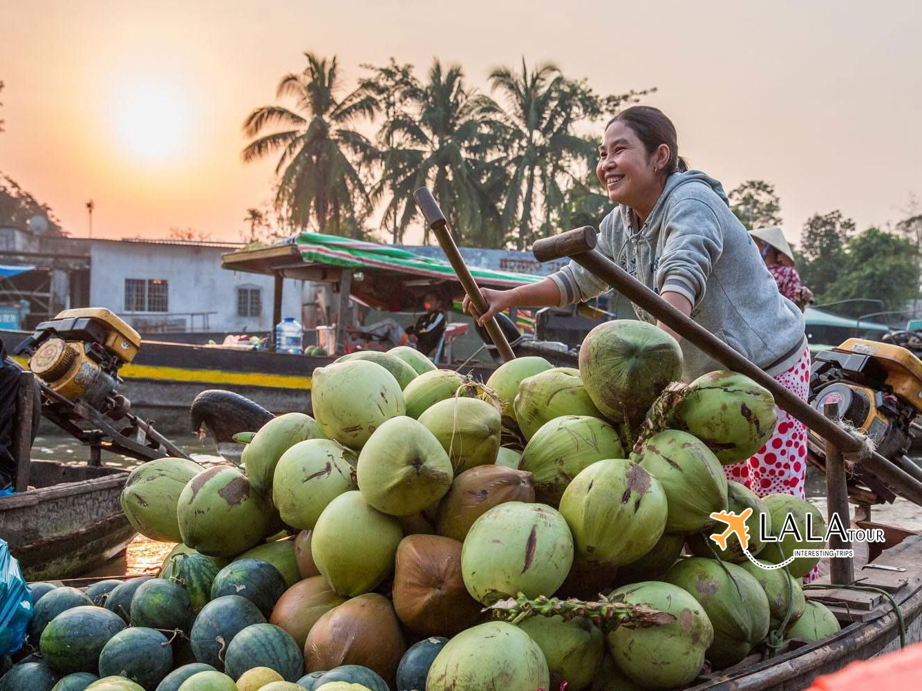 Floating-Market-Tour-Mekong-Delt