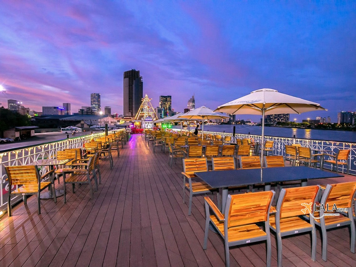 dinner cruise in Sai gon river