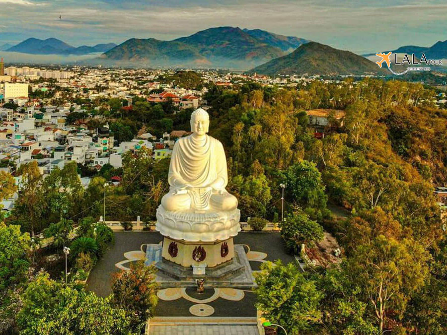 long son pagoda nha trang