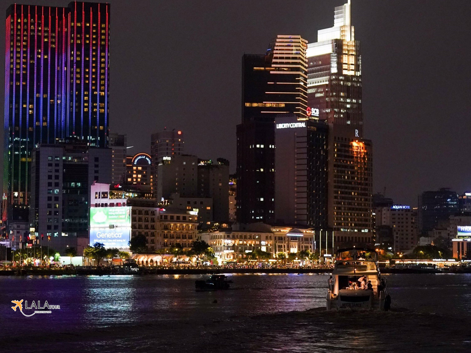 cruise in the river ho chi minh