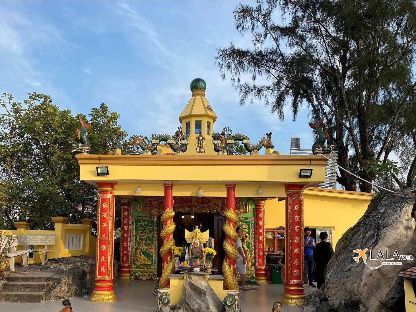 dinh cau shrine