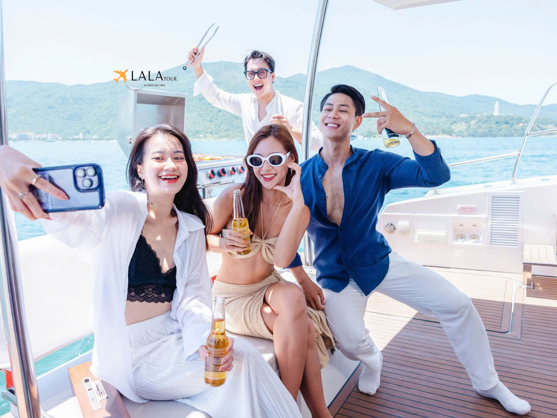 luxury cruise at son tra peninsula da nang